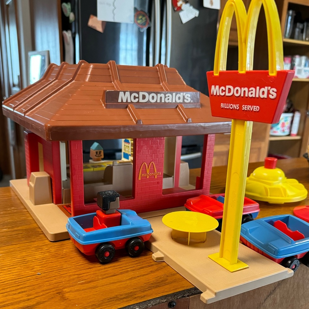 Vintage 1974 McDonald’s Restaurant toy
